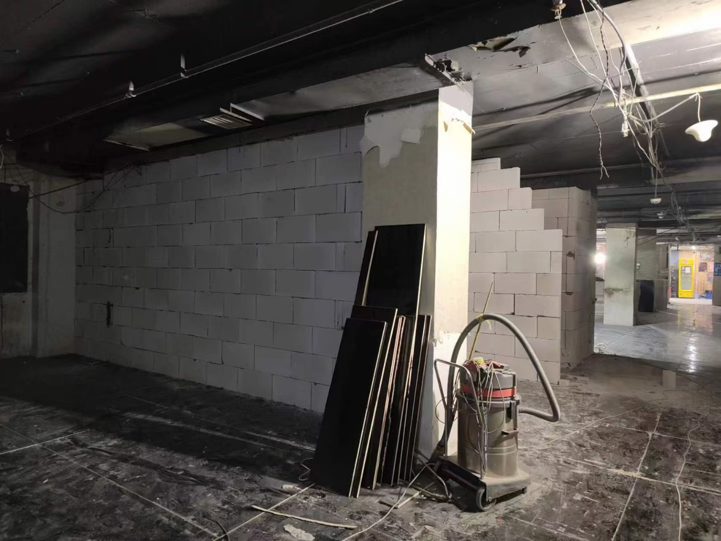 轻质砖隔墙施工场景三